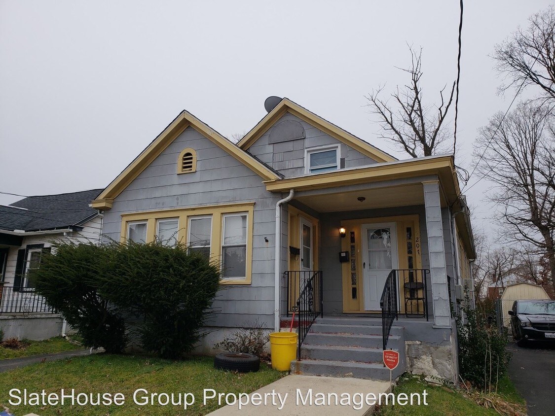 Primary Photo - 207 Oliver Ave