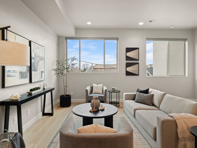 Foto del edificio - Modern Townhome with Mountain Views in One...
