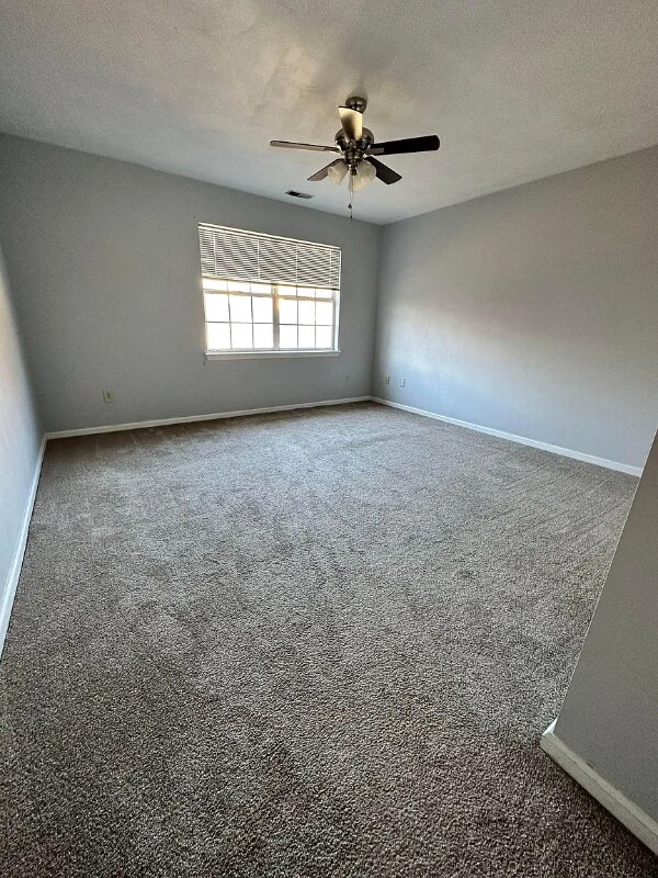 Foto del edificio - 2444 Rollingview Ct