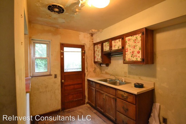 Building Photo - 3 br, 1 bath House - 1928 Brinkmeier Ave