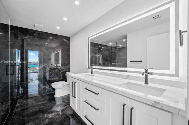 Building Photo - 888 Biscayne Blvd