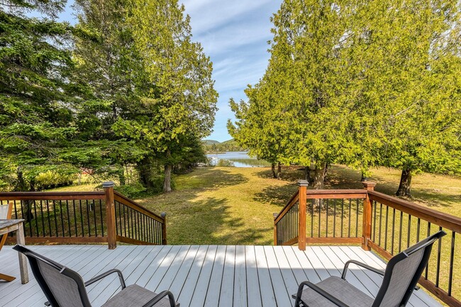 Building Photo - 159 Chem. du Lac Hénault N