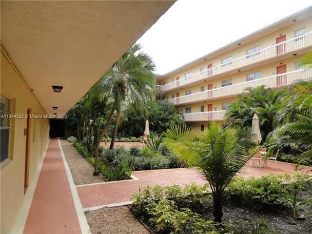 Foto del edificio - 7815 Camino Real