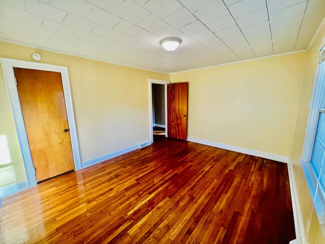 Foto del edificio - 2 bed with Large Garage