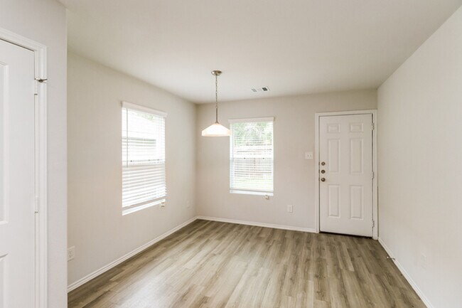 Building Photo - 2757 Madison Ct