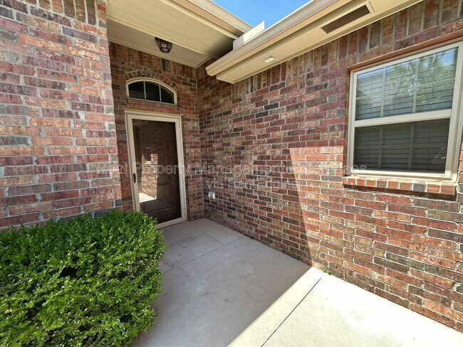 Foto del edificio - 10237 Hawthorn Dr
