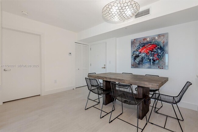 Foto del edificio - 90 Alton Rd