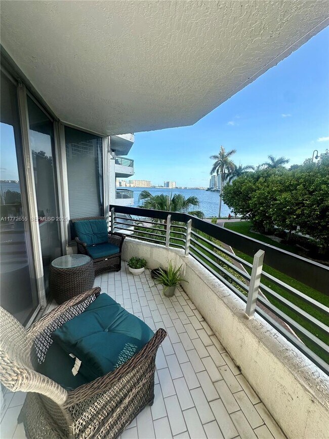 Foto del edificio - 19101 Mystic Pointe Dr