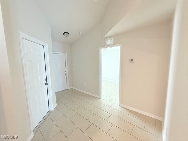 Foto del edificio - 1405 Nelson Rd N
