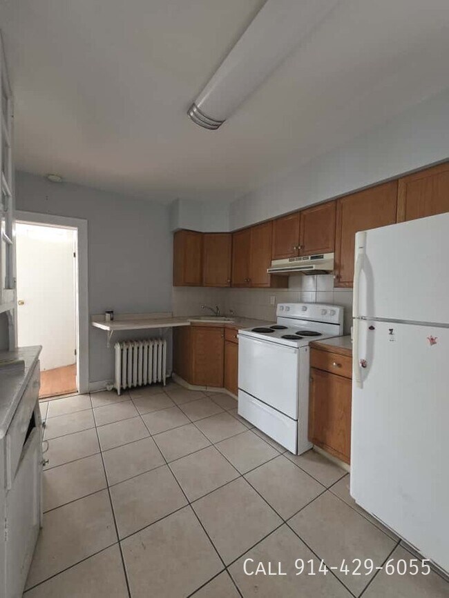 Building Photo - 118 Waverly St