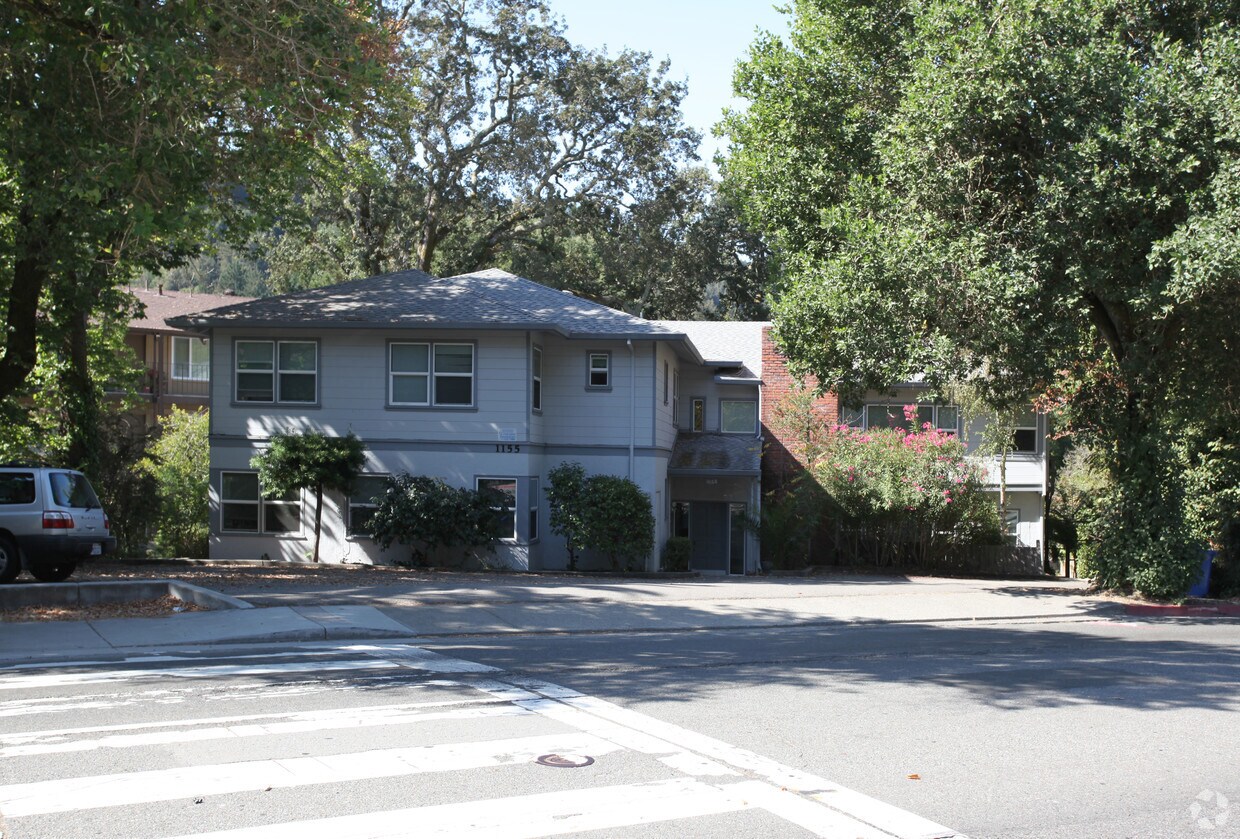 Primary Photo - 1155 Sir Francis Drake Blvd