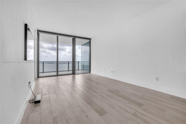 Foto del edificio - 480 NE 31st St