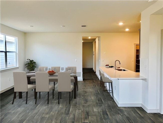 Building Photo - 3017 Louris Ln