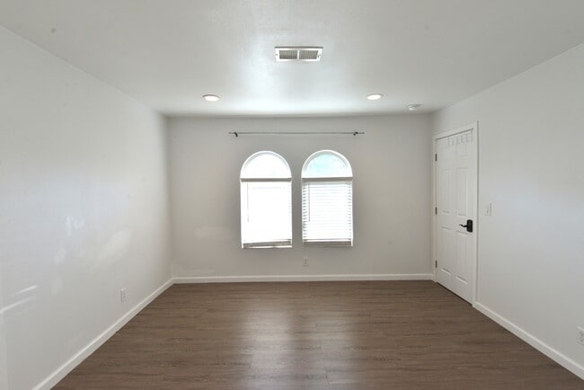 Foto del edificio - 3121 Monroe St