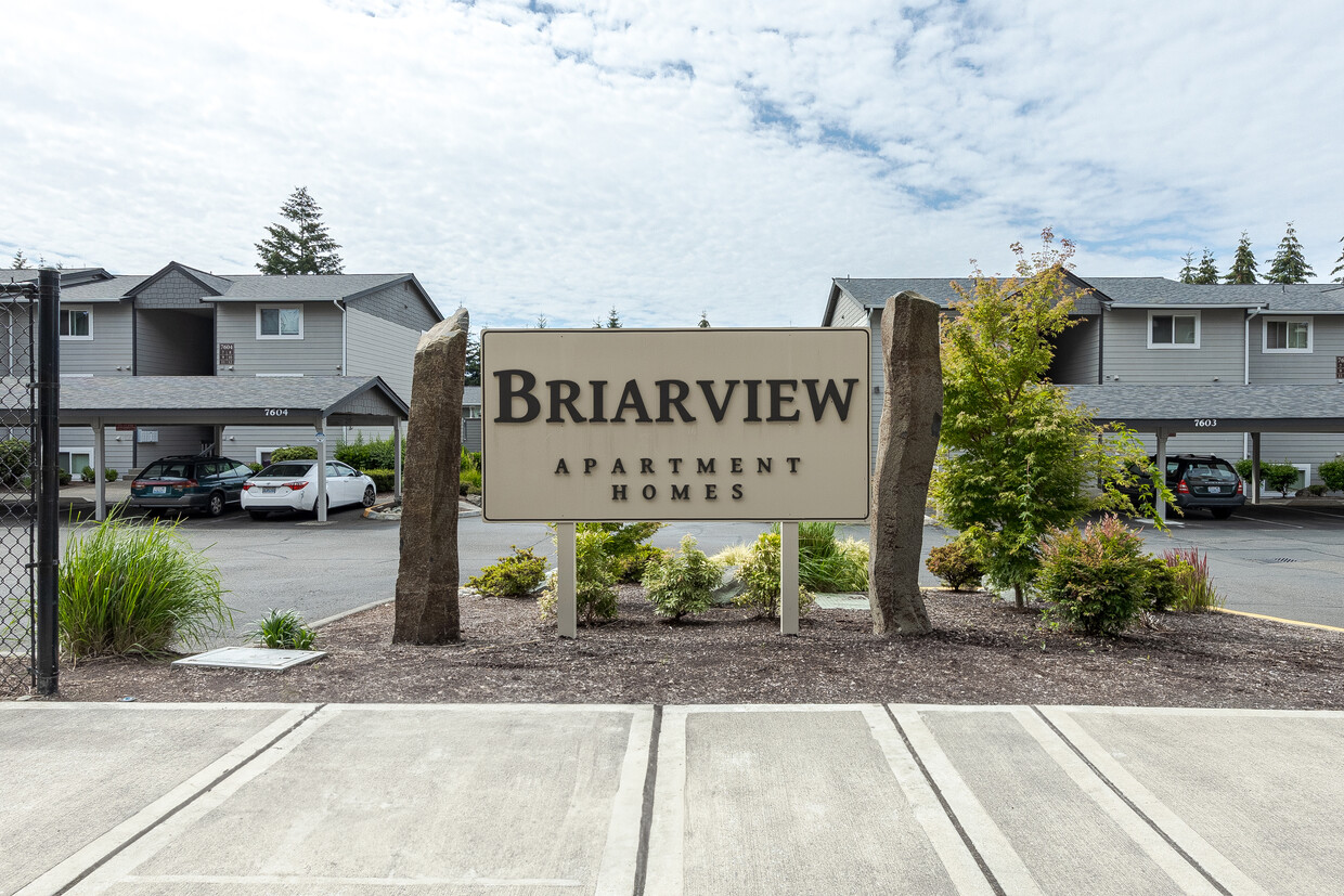 Entrance sign - Briarview