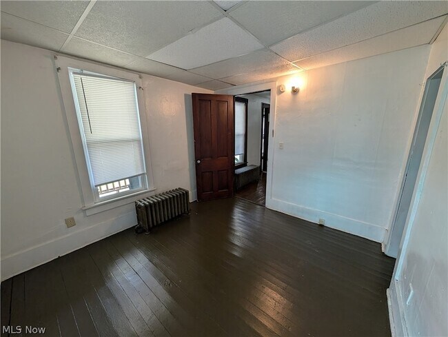 Building Photo - 339 Harris St