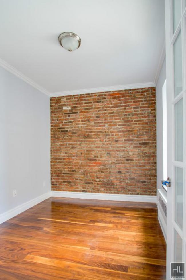 Building Photo - MOTT STREET