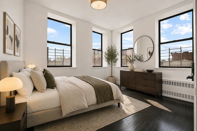 Foto del edificio - 597 Grand Ave