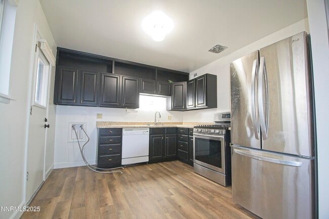 Foto del edificio - 2220 Nelson Way