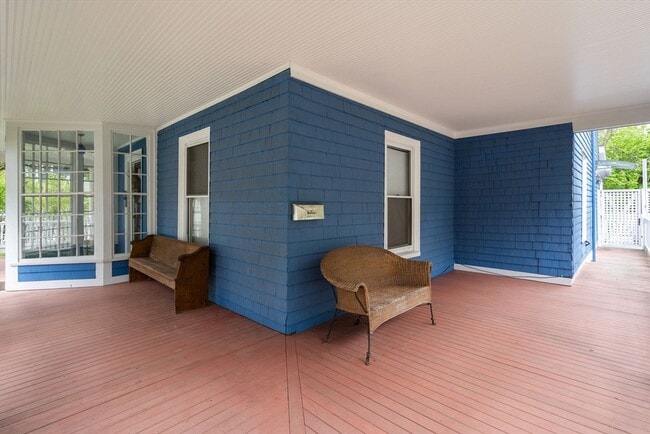Building Photo - 133 Newtonville Ave
