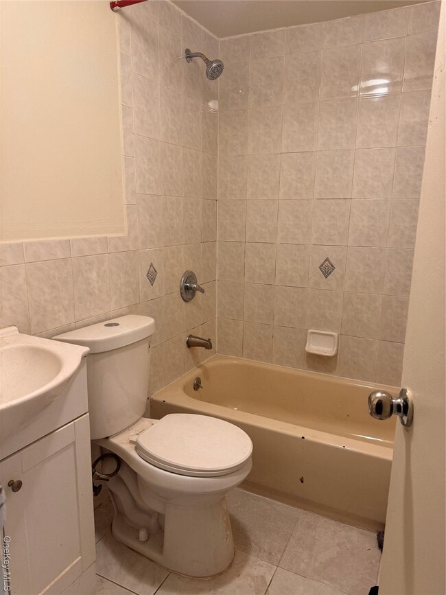 Building Photo - 776 Lincoln Ave