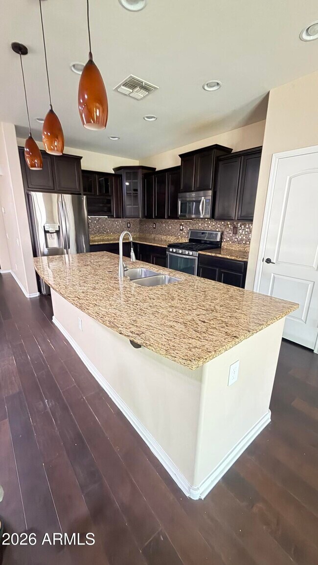 Foto del edificio - 10786 W Yearling Rd