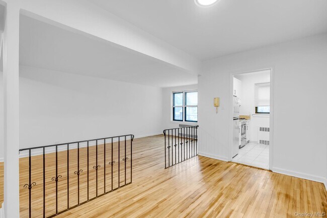 Foto del edificio - 143-50 Hoover Ave