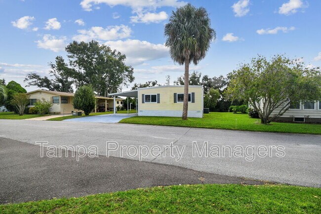 Foto del edificio - 242 Country Ln