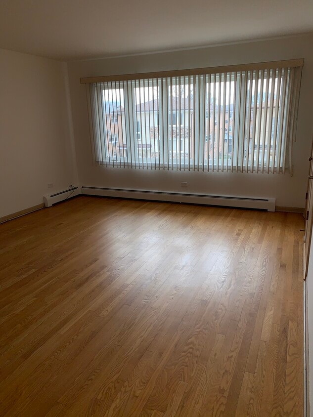 8546 W Winnemac Ave Unit 2nd Floor, Chicago, IL 60656 8546 W Winnemac