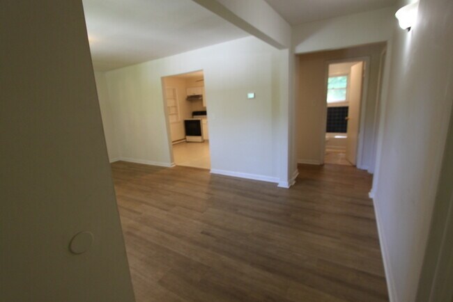 Building Photo - Single Family Home in Harpers Ferrry