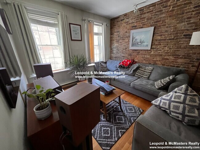 Foto del edificio - 88 W Cedar St