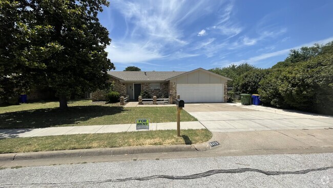 Building Photo - 6413 Moonglow Ln