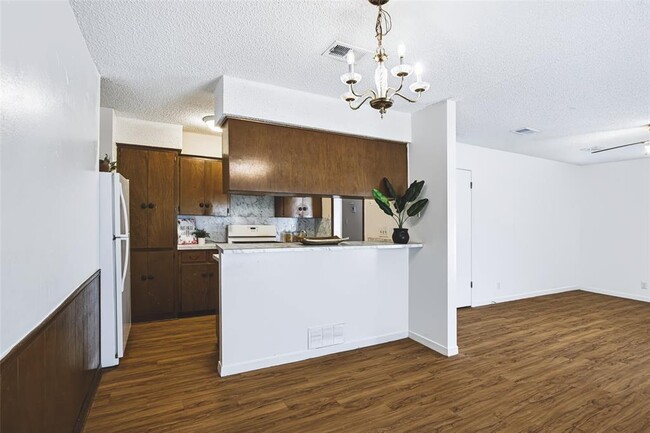 Building Photo - 4713 Sagebrush Trail