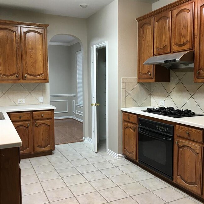 Foto del edificio - 3209 Marquette Dr