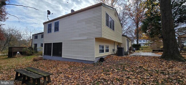 Foto del edificio - 9004 Flicker Pl