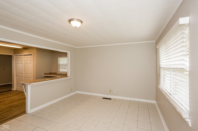 Foto del edificio - 1705 Randall Rd