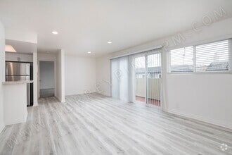 Building Photo - 933 Seacoast Dr