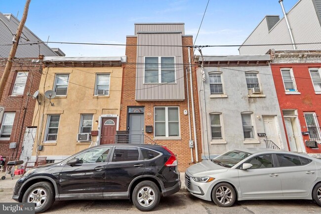 Building Photo - 607 Mercy St