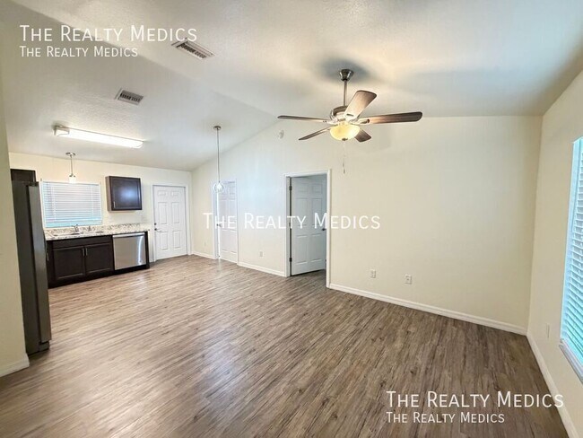 Foto del edificio - 5328 NW 2nd Pl