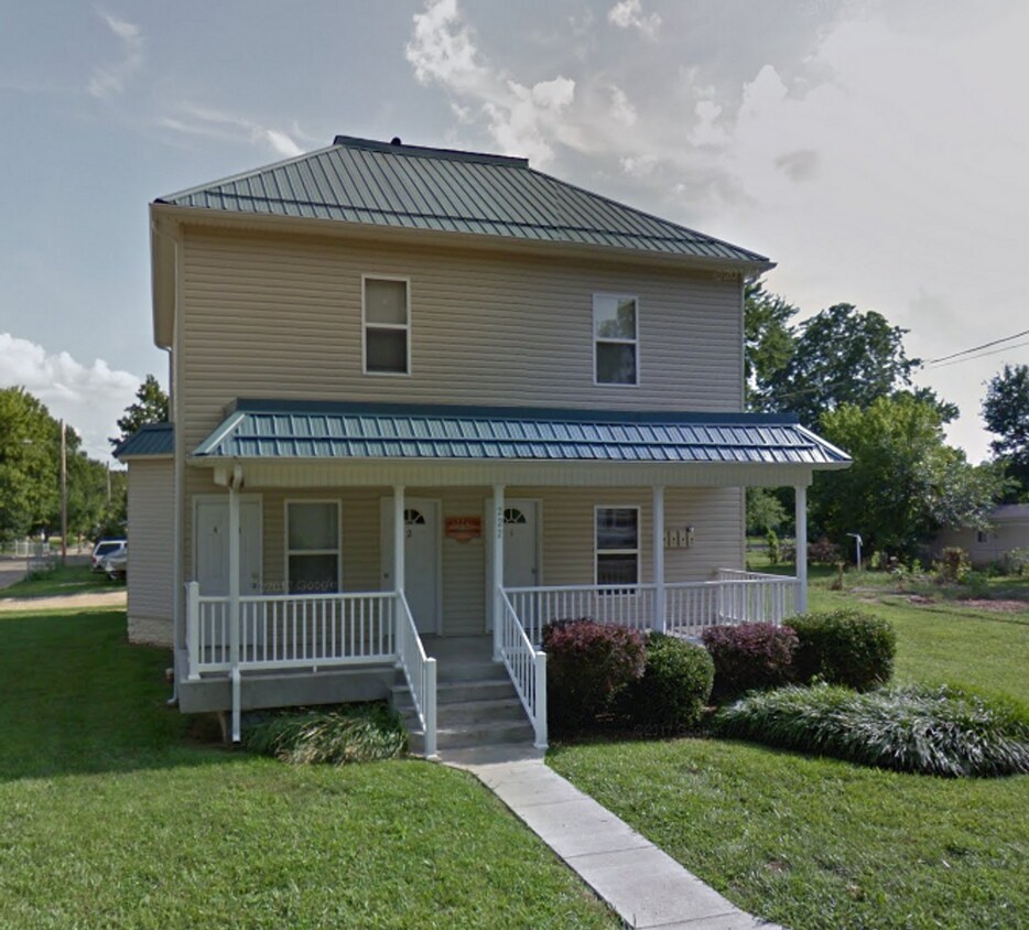 Primary Photo - 222 Patterson St