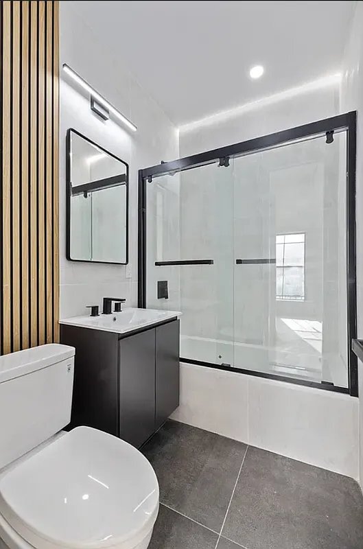 Building Photo - 165 First Avenue