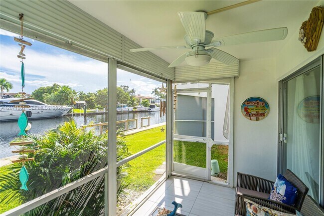 Foto del edificio - 455 Paradise Isle Blvd