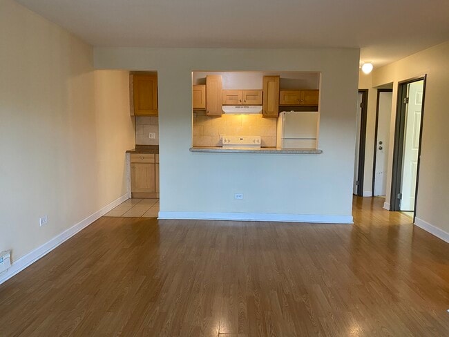 Building Photo - 1808 Green Ln S