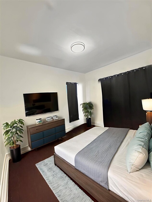 Building Photo - 90-04 Jamaica Ave