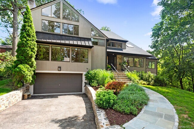 Foto del edificio - 27 Stone Cabin Rd