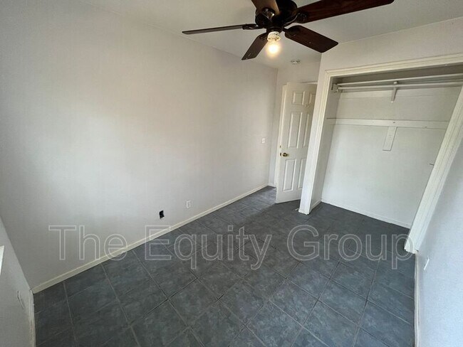Building Photo - 453 S H St