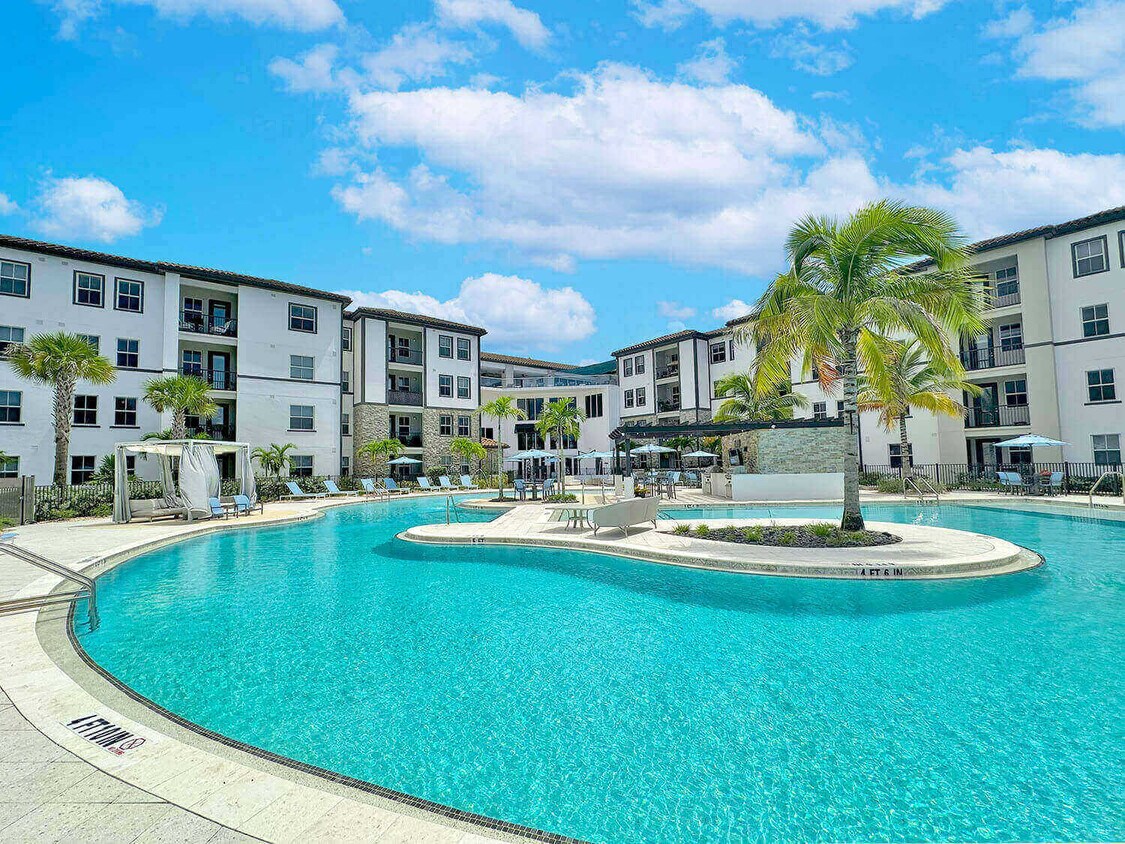 Dr. Manuel F. Bustamante, MD - Gastroenterologist in Naples, Fl | Naples FL, image size:1125x844