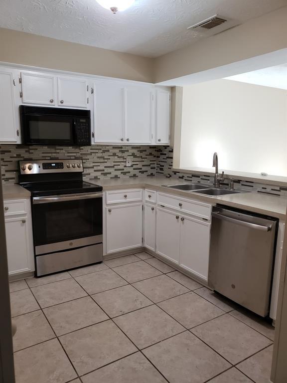 Primary Photo - 2233 Broadlawn Dr