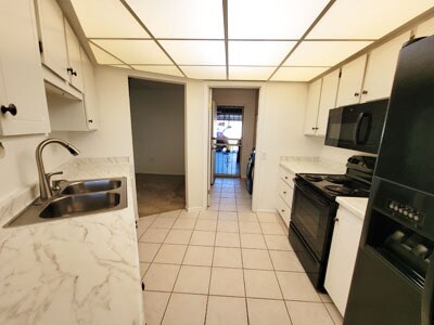 kitchen - 19442 N Camino del Sol