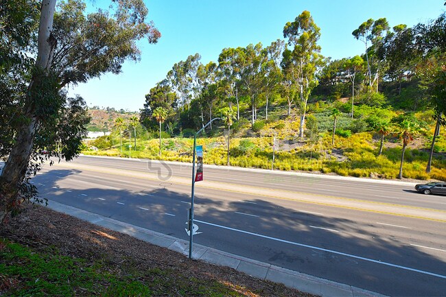Foto del edificio - Mission Valley | Minutes to Interstates 15 & 8 | Close to Snapdragon Staduim